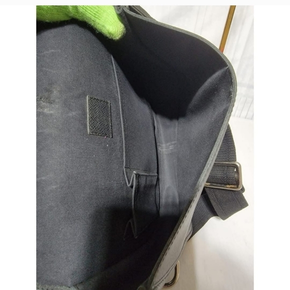 Authentic Louis Vuitton Taiga Andrei Messenger Bag Black - Picture 10 of 11